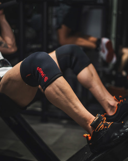 【初心者にも嬉しい肉厚クッション】強伸縮 ニースリーブ(膝サポーター)Knee Sleeves