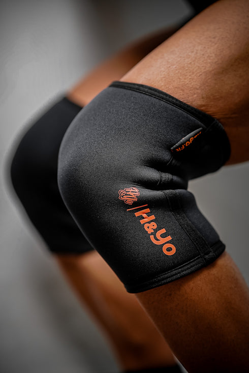 【初心者にも嬉しい肉厚クッション】強伸縮 ニースリーブ(膝サポーター)Knee Sleeves