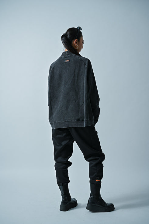 【ストレッチデニム風】アスレジャー ハイネックスウェット【ストーンウォッシュ】