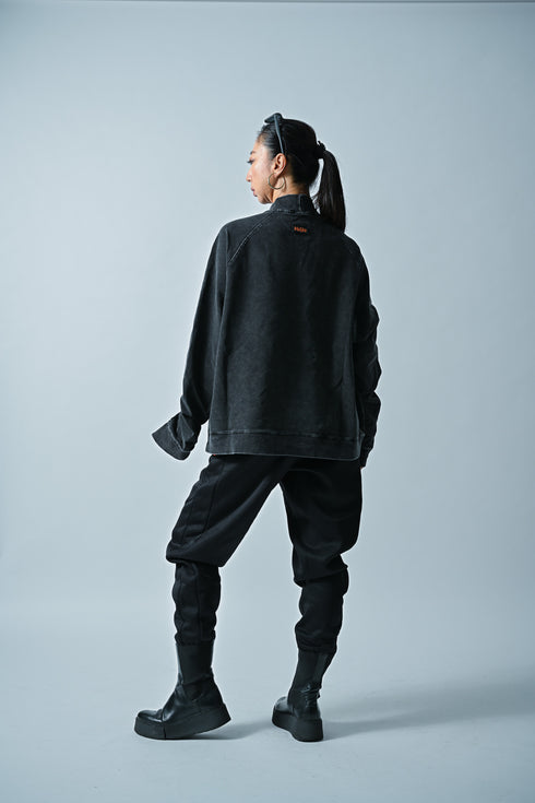 【ストレッチデニム風】アスレジャー ハイネックスウェット【ストーンウォッシュ】