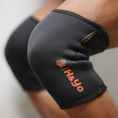 【初心者にも嬉しい肉厚クッション】強伸縮 ニースリーブ(膝サポーター)Knee Sleeves